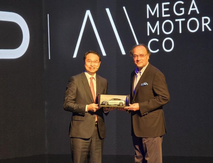 CHINA BYD plans car plant in karachi